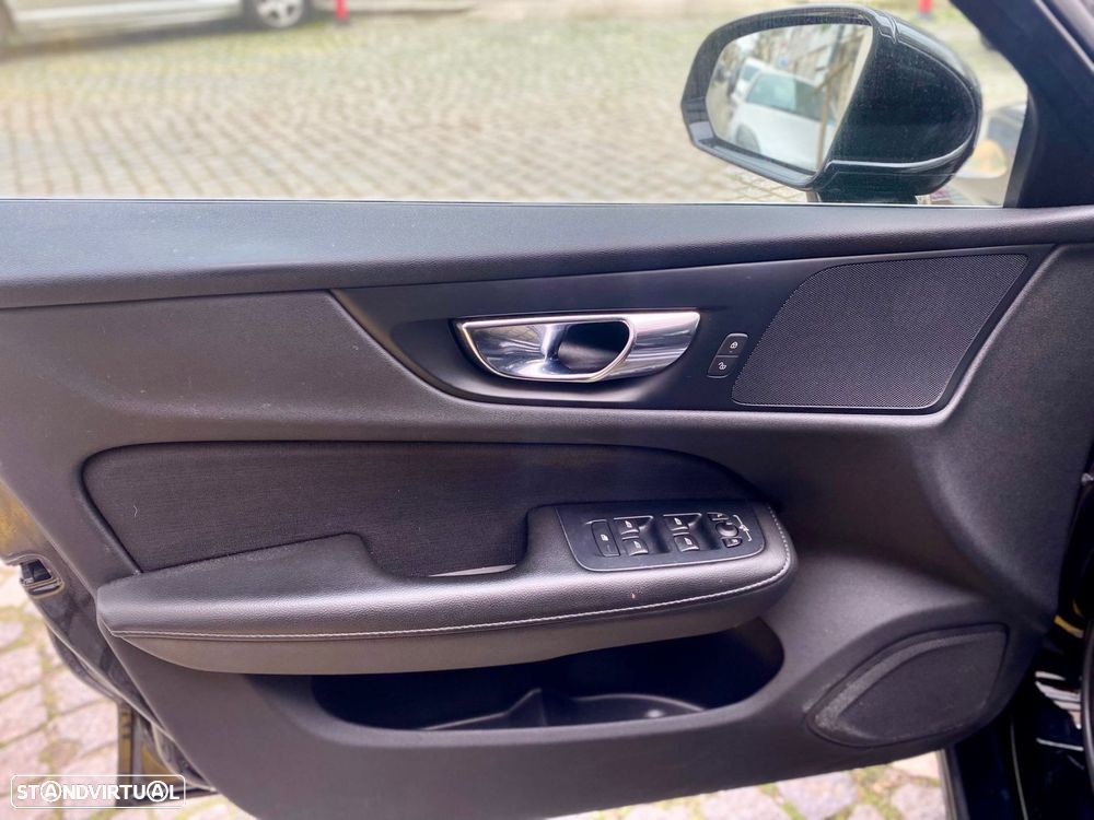 Volvo V60 2.0 D3 Momentum Geartronic - 11