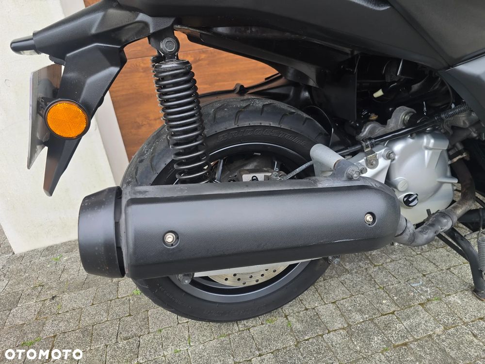 Yamaha X-max - 36