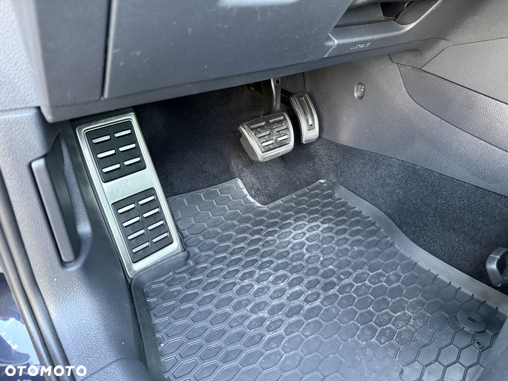 Volkswagen Golf 1.6 TDI SCR DSG IQ.DRIVE - 23