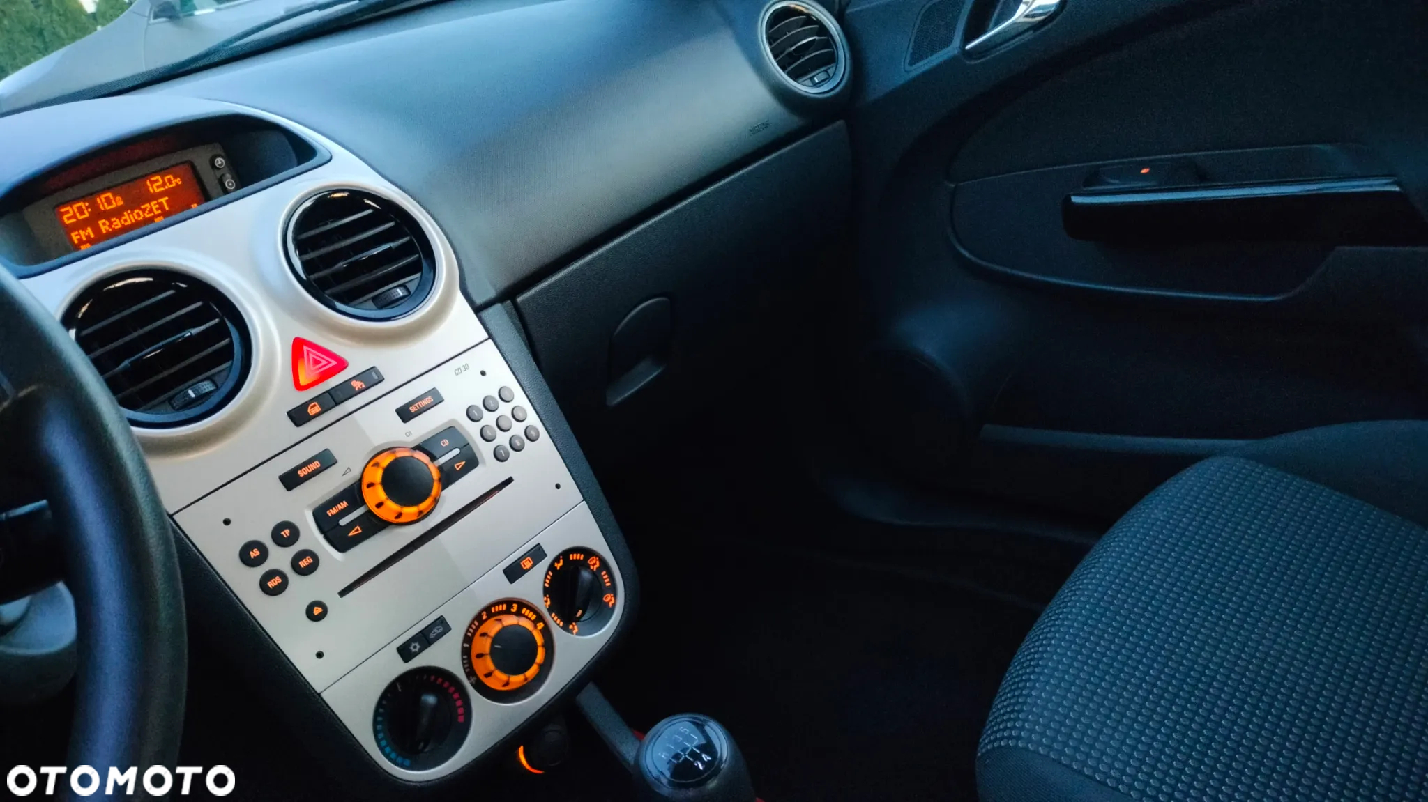 Opel Corsa 1.2 16V - 13