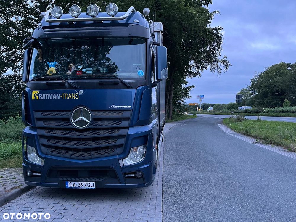 Mercedes-Benz ACTROS - 3