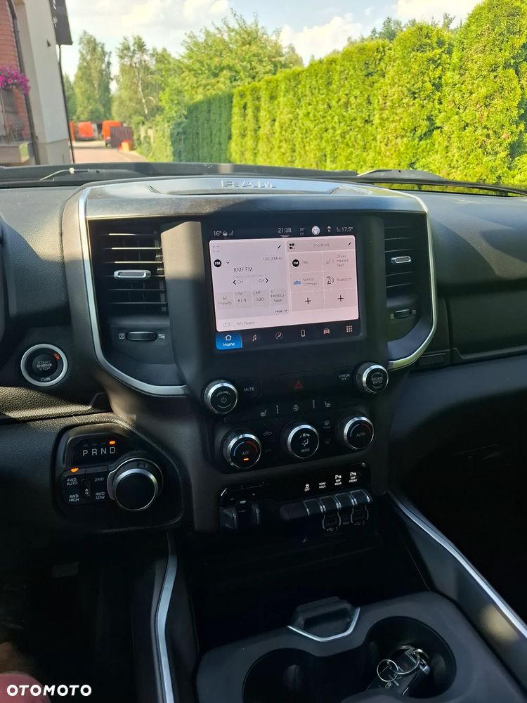RAM 1500 5.7 Crew Cab Bighorn - 12