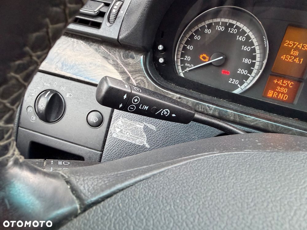 Mercedes-Benz Viano 3.0 CDI DPF lang Automatik Avantgarde - 37