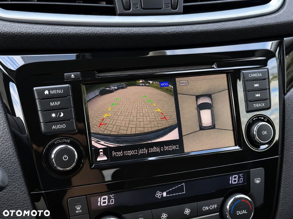Nissan Qashqai 1.3 DIG-T N-Connecta - 24