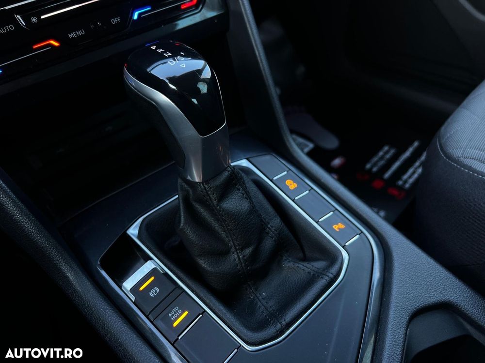 Volkswagen Tiguan - 13