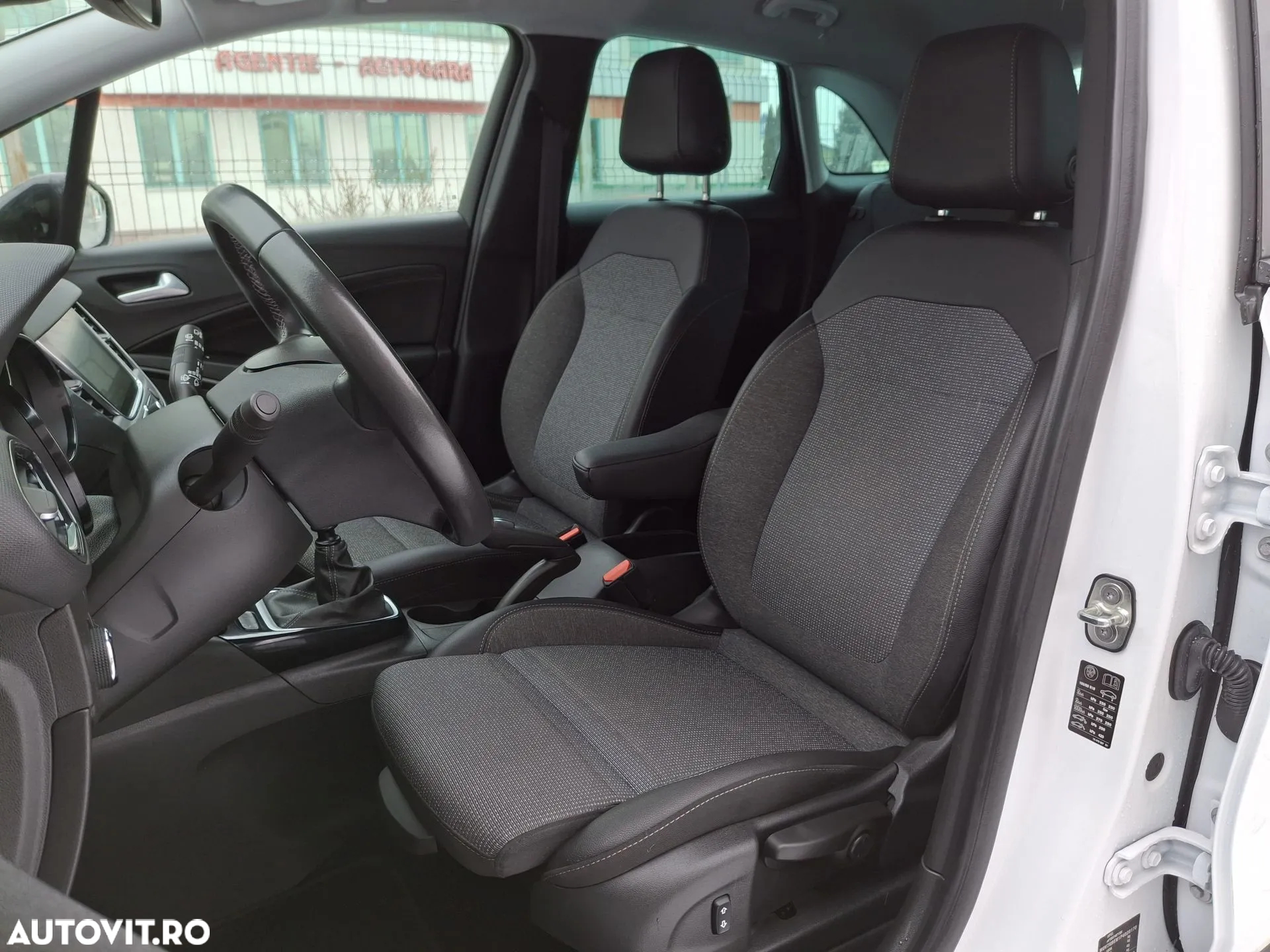 Opel Crossland 1.5 Diesel Business Elegance - 14