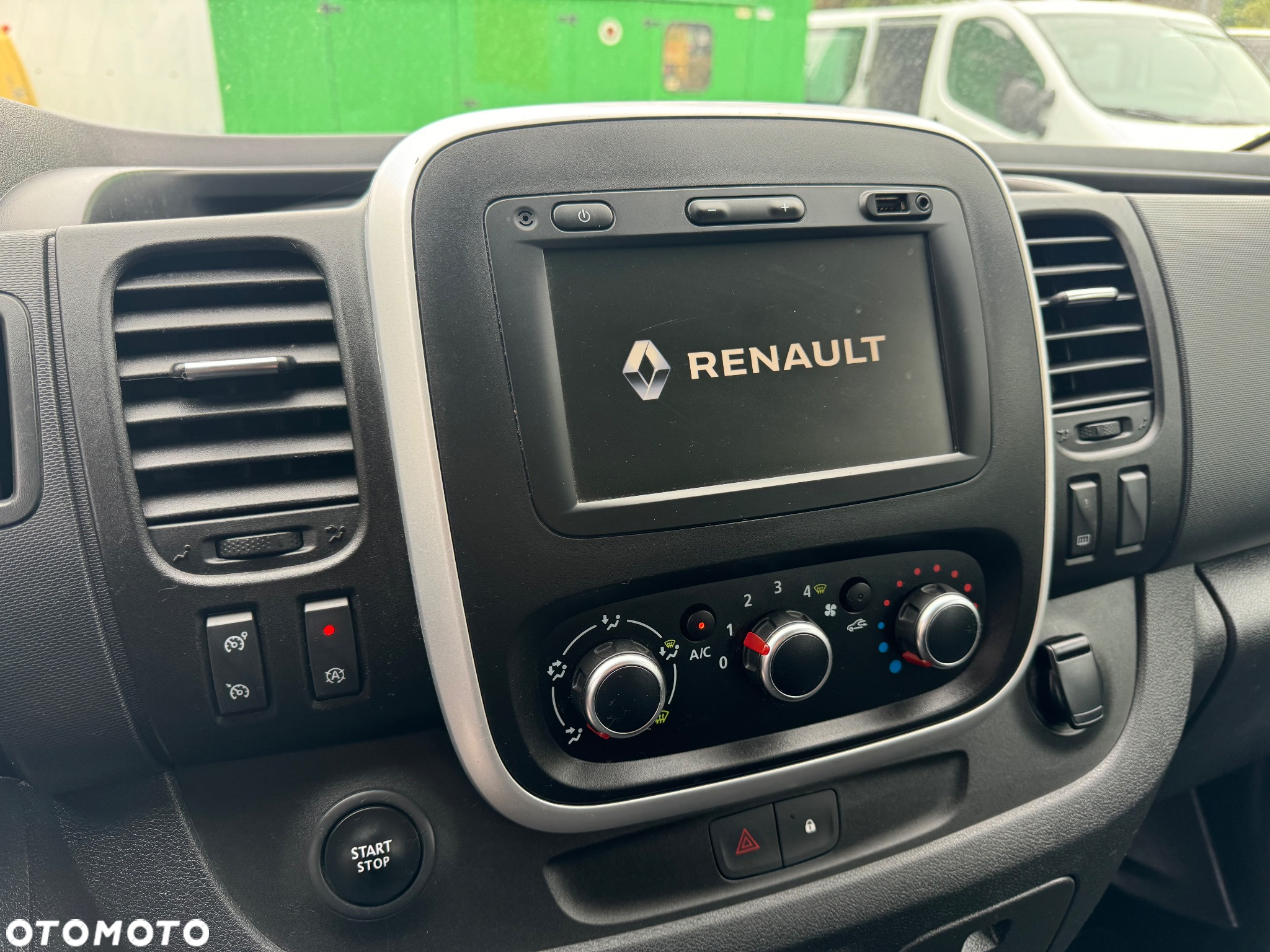 Renault Trafic - 26