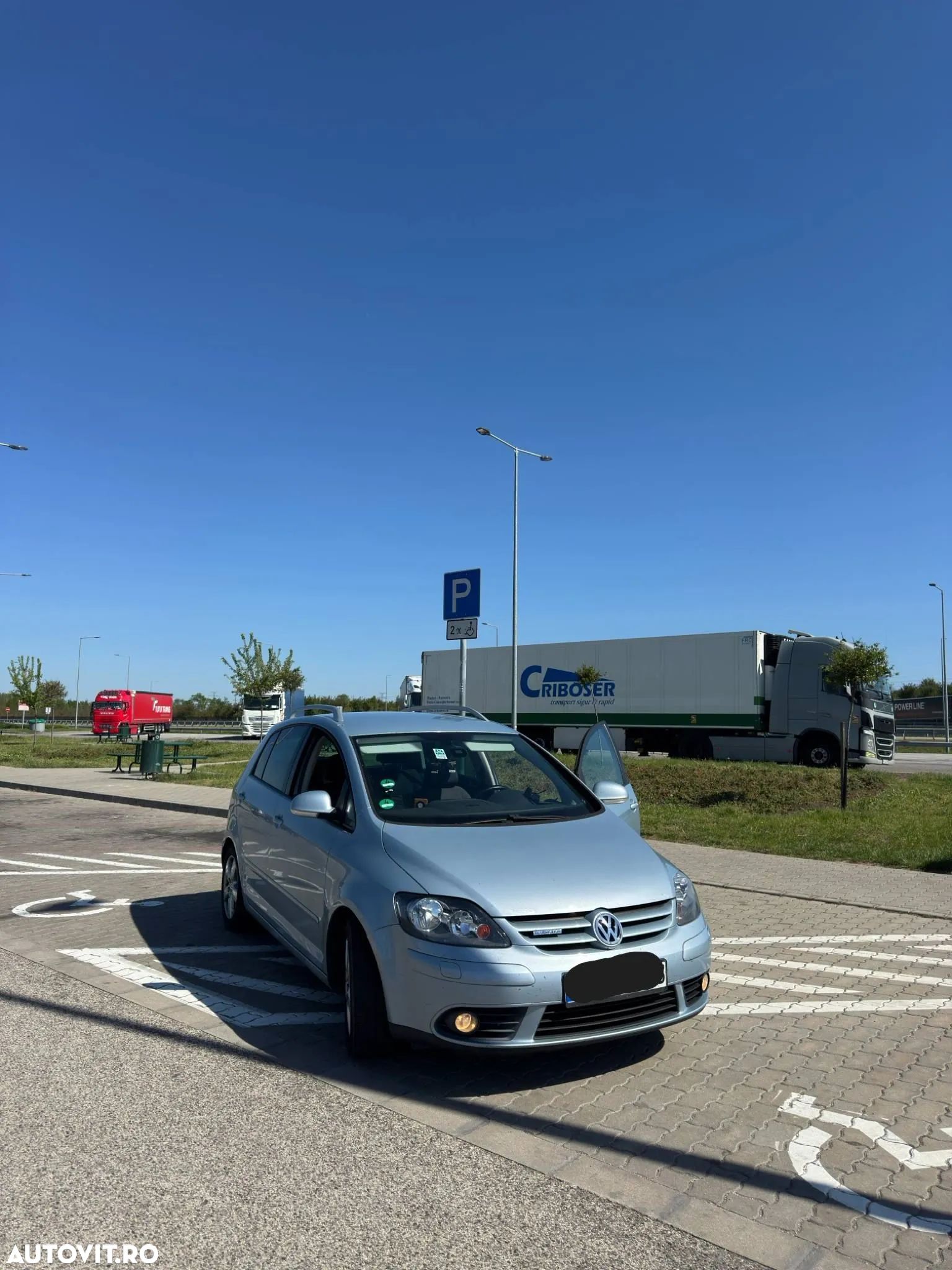 Volkswagen Golf Plus 1.9 TDI DPF Comfortline BlueMotion - 1