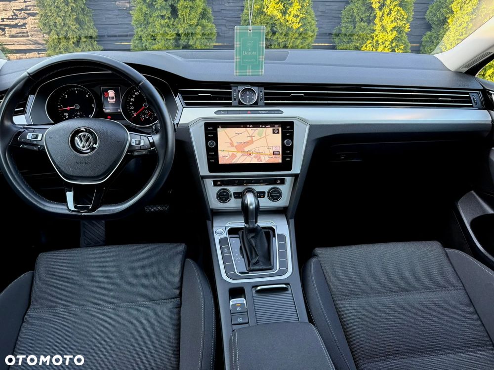 Volkswagen Passat 2.0 TDI SCR Comfortline DSG - 12