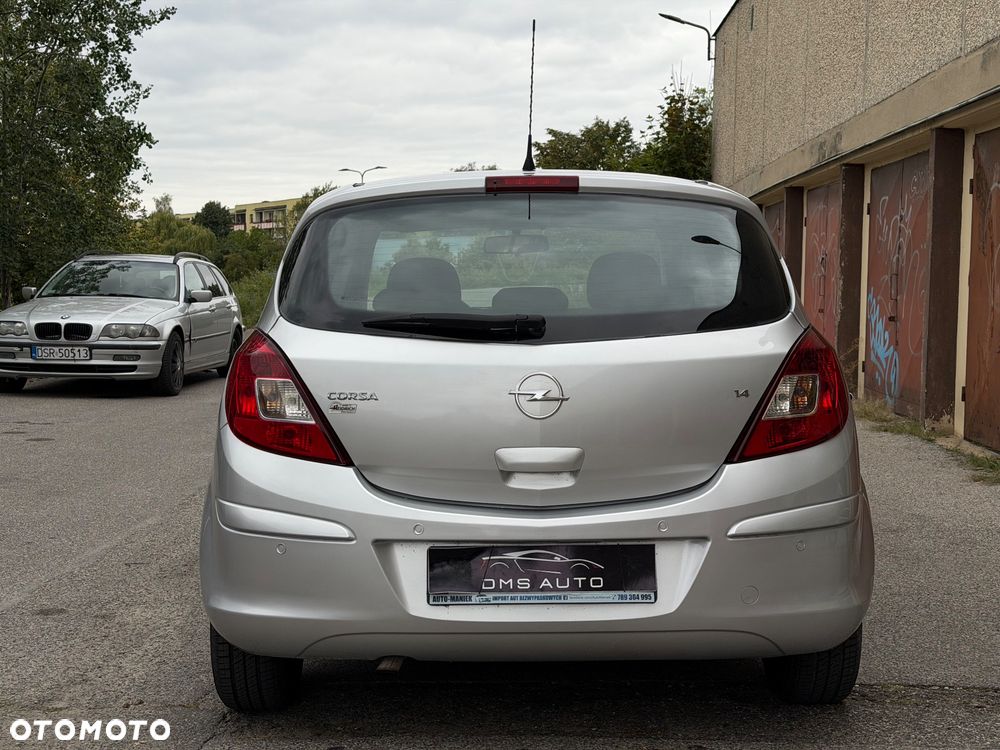 Opel Corsa 1.4 16V Innovation - 10