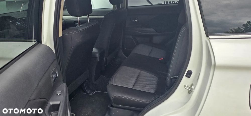 Mitsubishi Outlander 2.0 2WD Active - 16