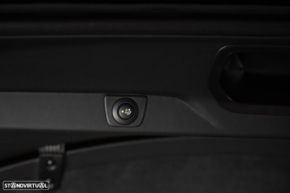 Rolls Royce Cullinan Black Badge - 40