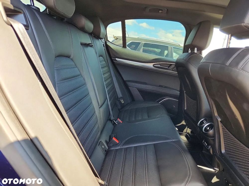 Alfa Romeo Stelvio 2.0 Turbo 16V AT8-Q4 Veloce Ti - 10