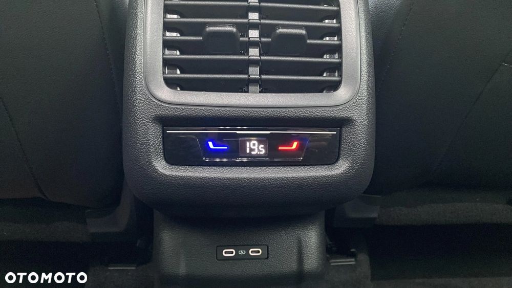 Volkswagen T-Roc 1.5 TSI R-Line DSG - 26