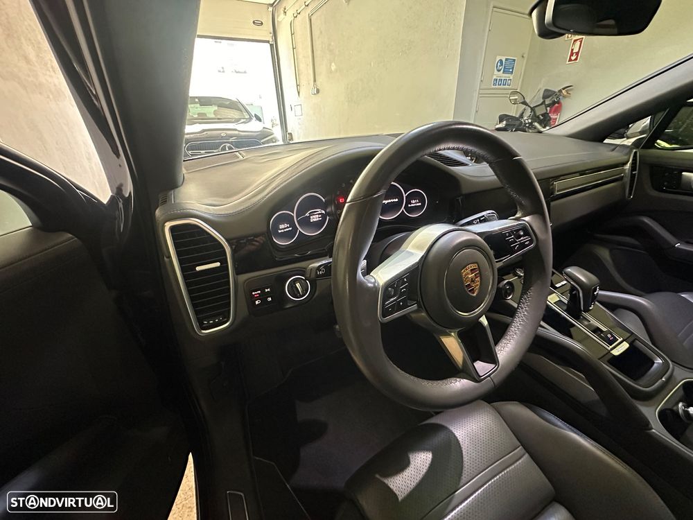 Porsche Cayenne Coupé E-Hybrid - 10
