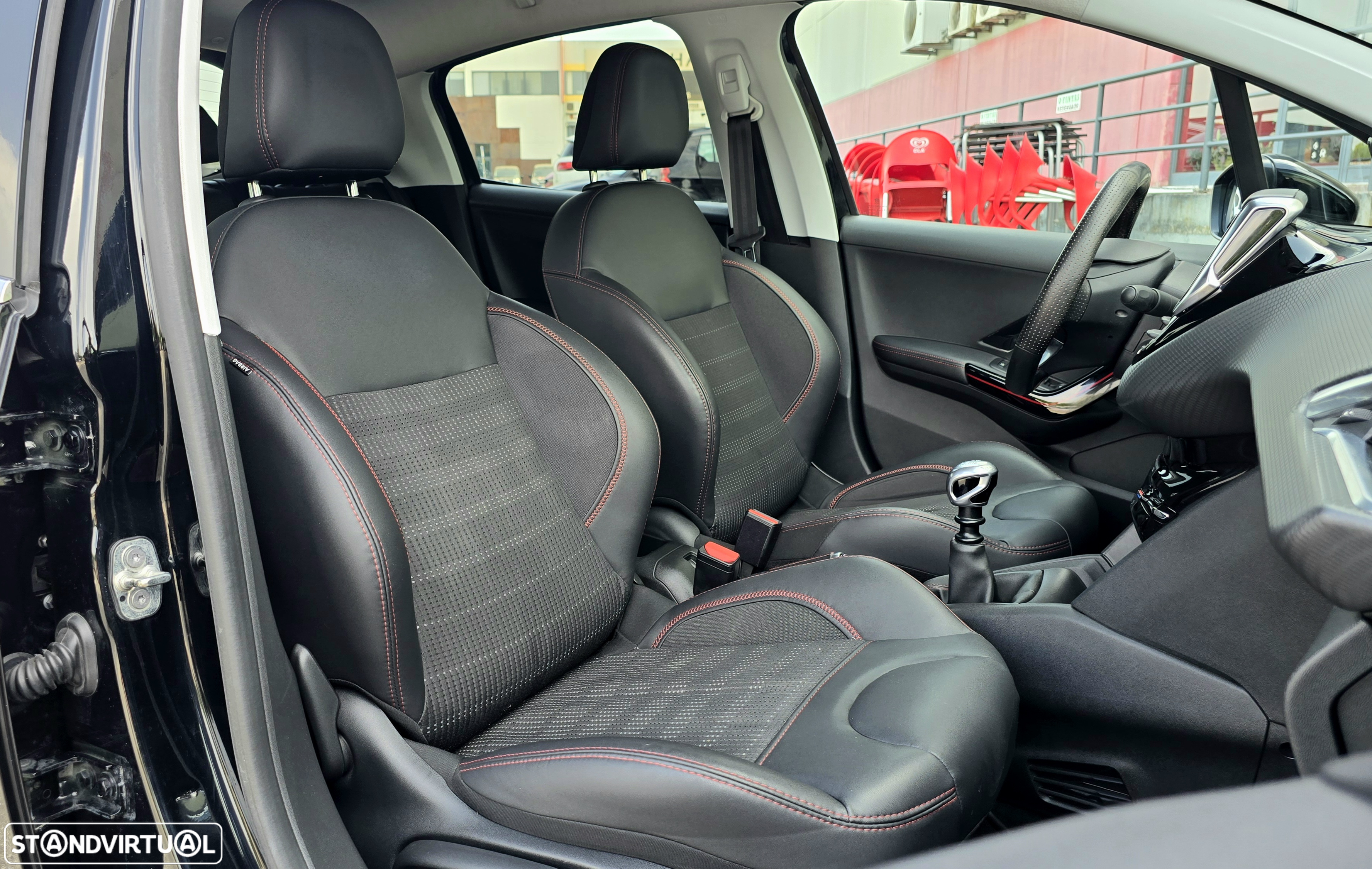 Peugeot 208 1.2 PureTech GT Line - 21
