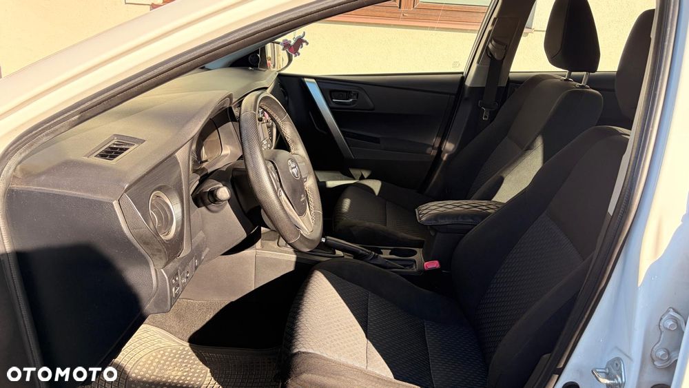 Toyota Auris - 8