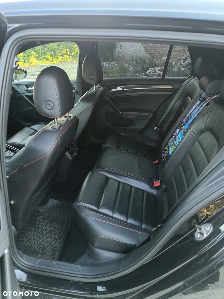 Volkswagen Golf - 13