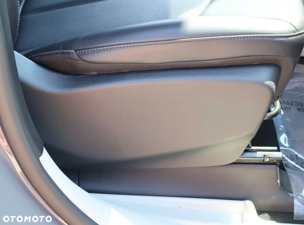 Chrysler Pacifica - 31