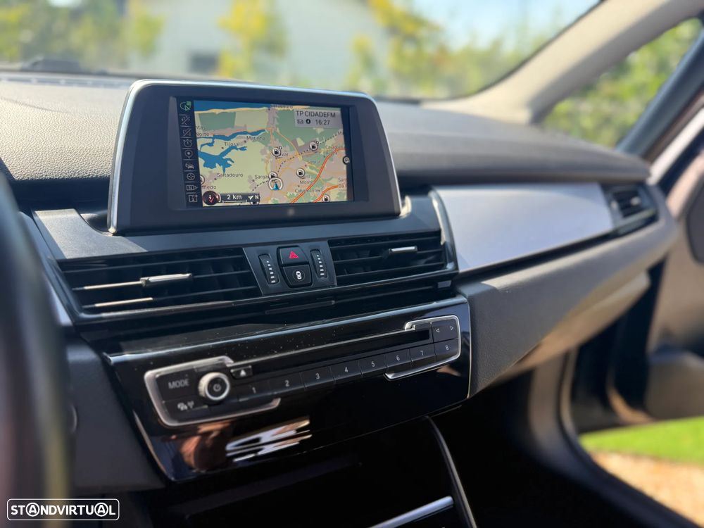 BMW 218 Active Tourer d Aut. Advantage - 19