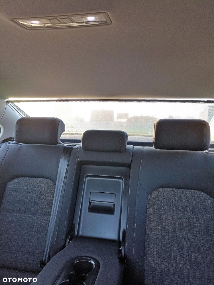 Volkswagen Passat - 18