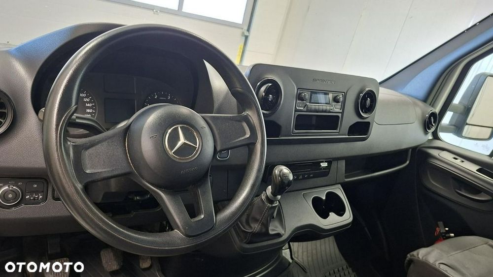 Mercedes-Benz Sprinter - 7
