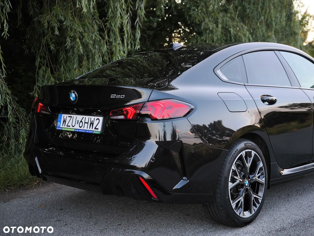 BMW Seria 2 220i mHEV - 12