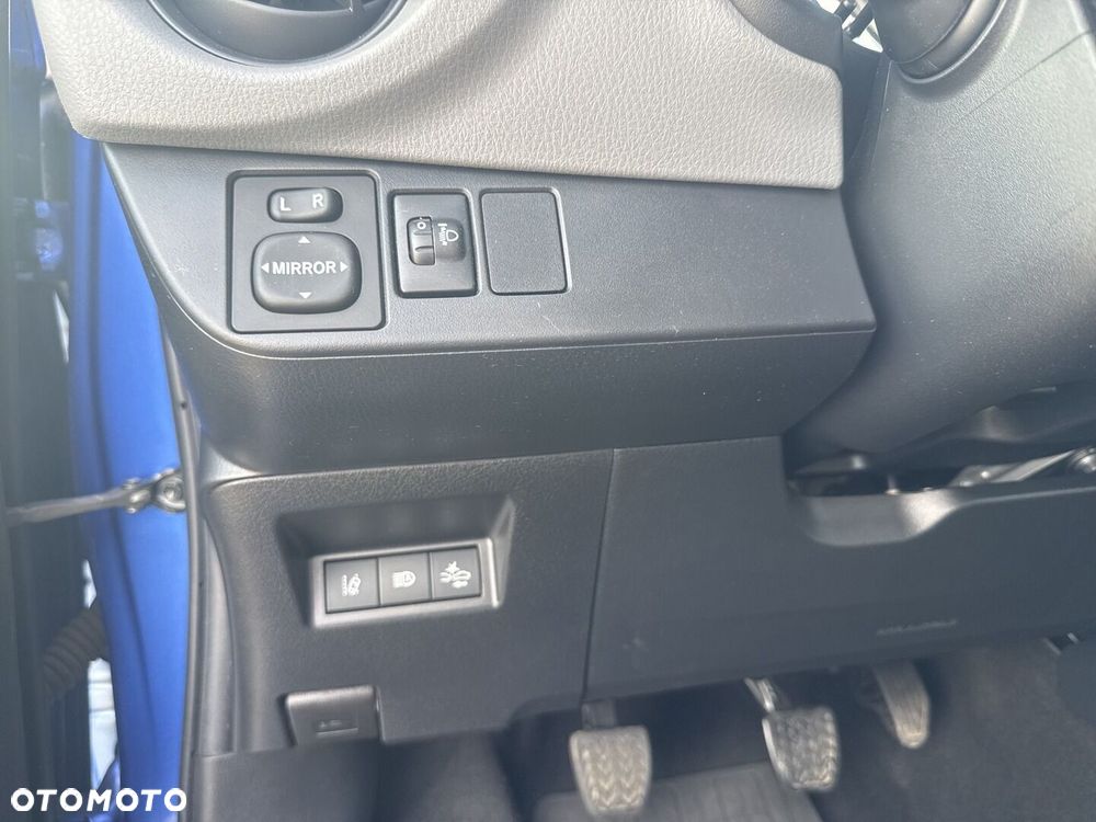 Toyota Yaris - 19