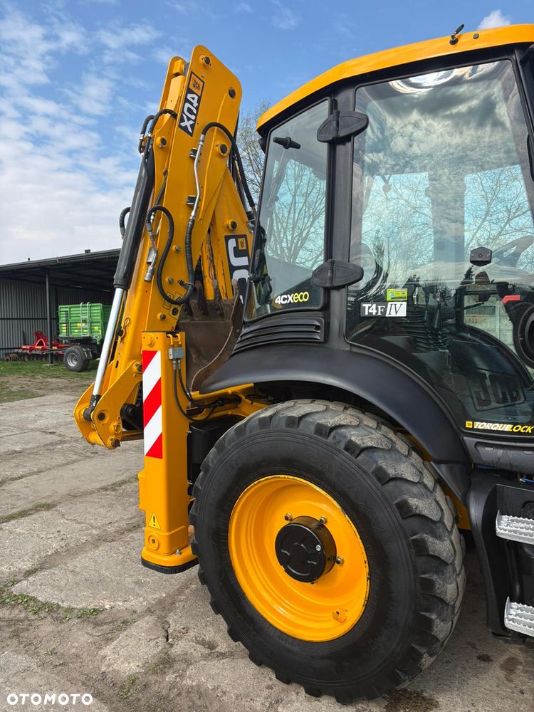 JCB 4CX - 16