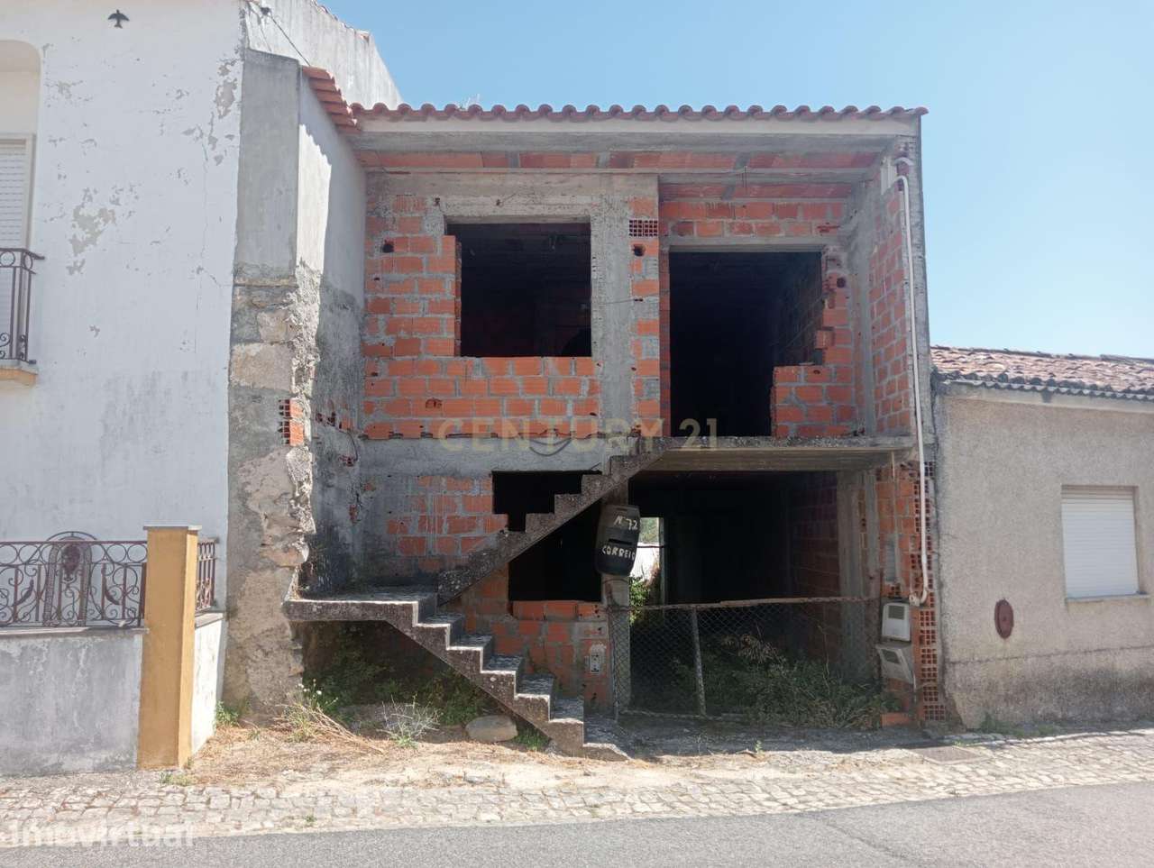 Terreno urbano  com moradia T2 +2 em  pré-construção em Bugalhos, Alca - Grande imagem: 2/17