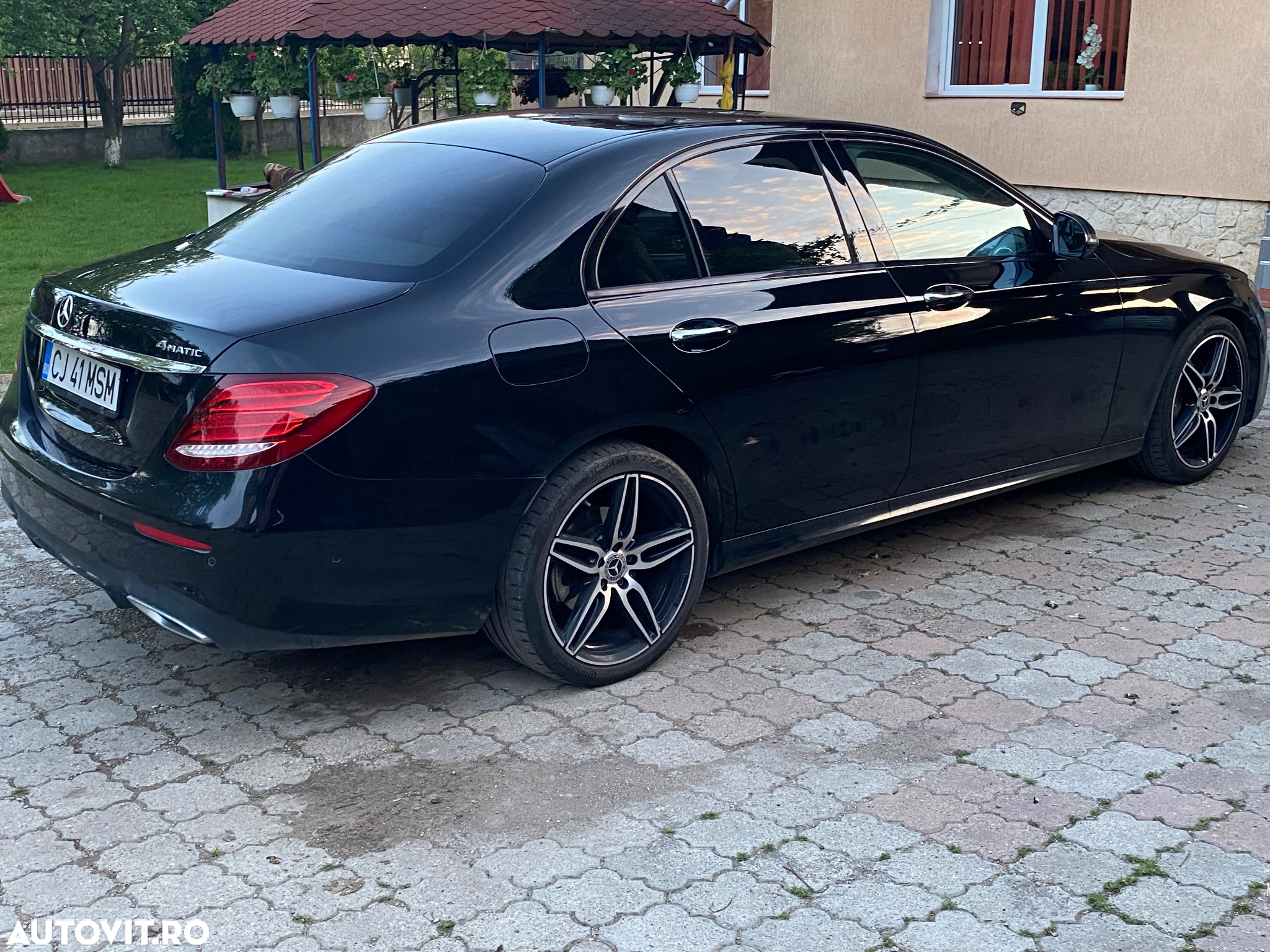 Mercedes-Benz E 220 d 4MATIC Aut. - 3