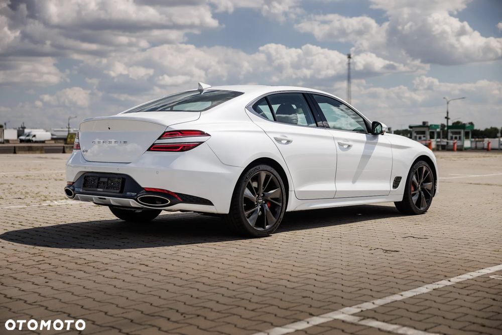 Genesis G70 2.0T Plus AWD 8AT Sport - 6