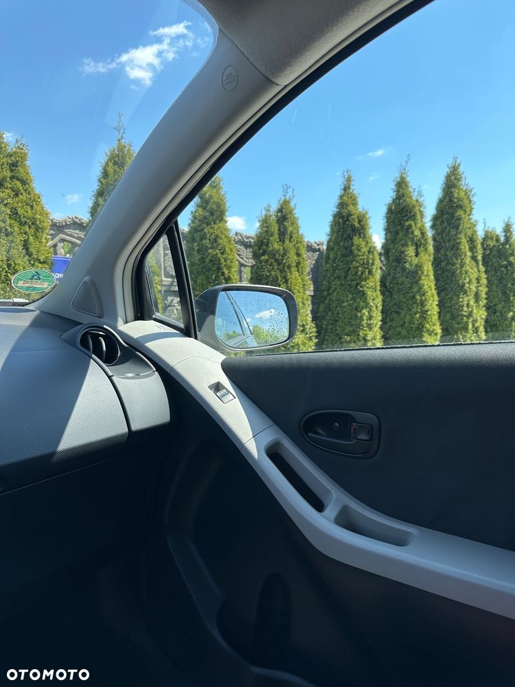 Toyota Yaris 1.33 Sol - 25