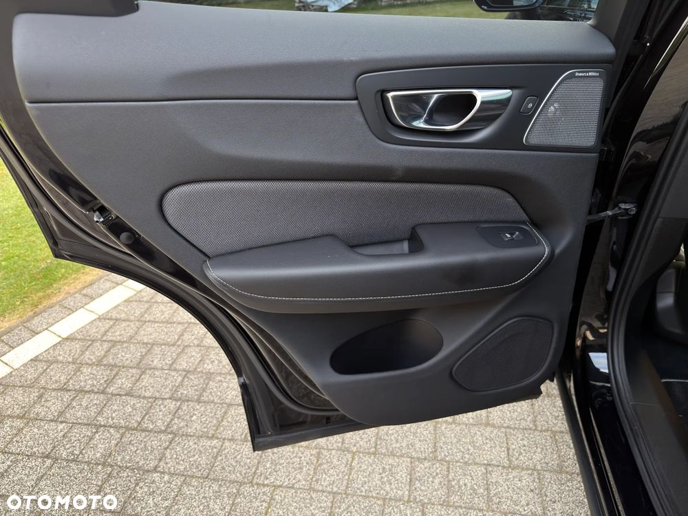 Volvo XC 60 T6 AWD Geartronic RDesign - 29