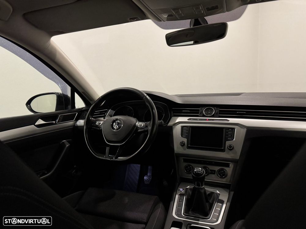 VW Passat Variant 1.6 TDI Confortline - 28