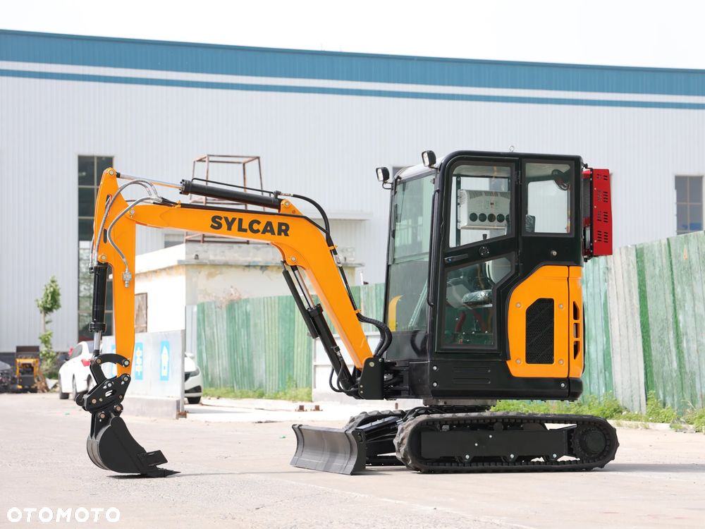 Inny Minikoparka Sylcar 25 - 1