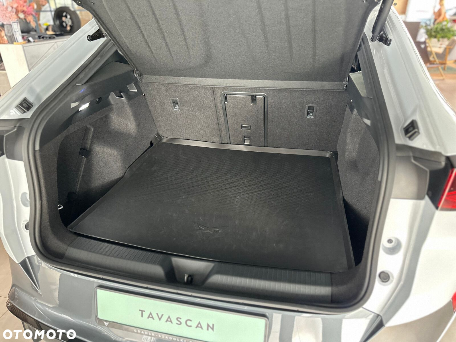 Cupra Tavascan 82kWh 4Drive VZ - 36