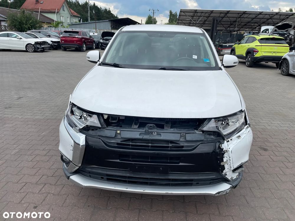 Mitsubishi Outlander 2.4 4WD CVT Instyle - 5