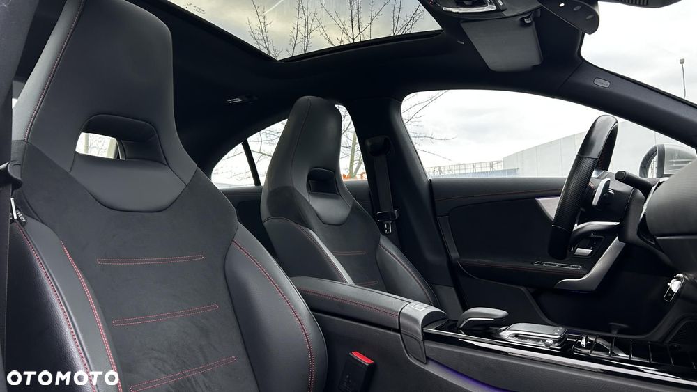 Mercedes-Benz CLA 250 AMG Line 7G-DCT - 24