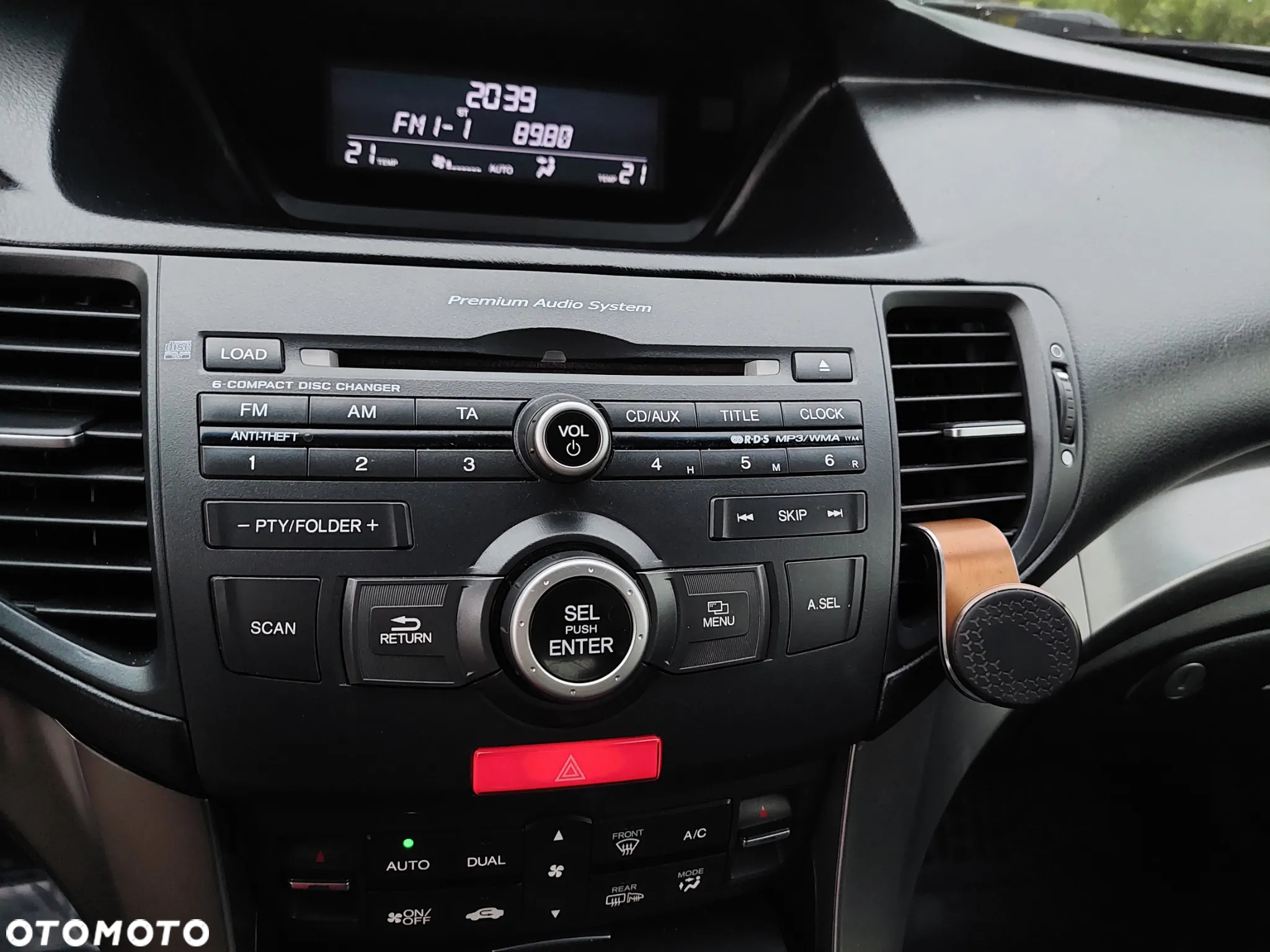 Honda Accord 2.0 Executive - 27