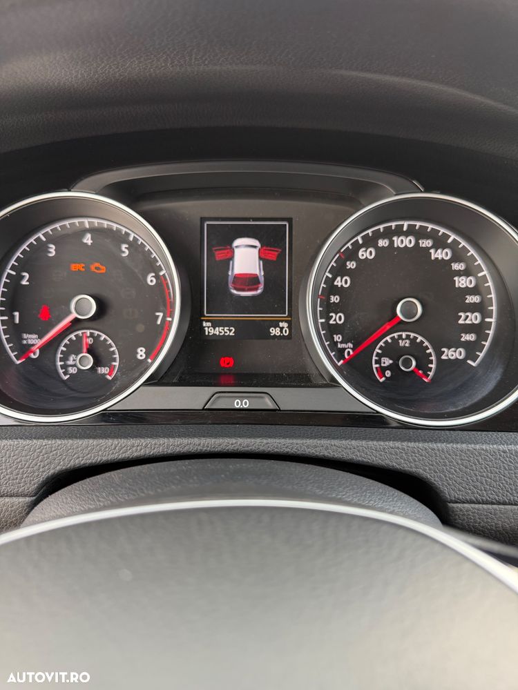 Volkswagen Golf - 8