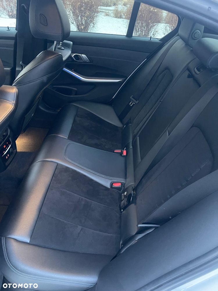 BMW Seria 3 330d M Sport sport - 23