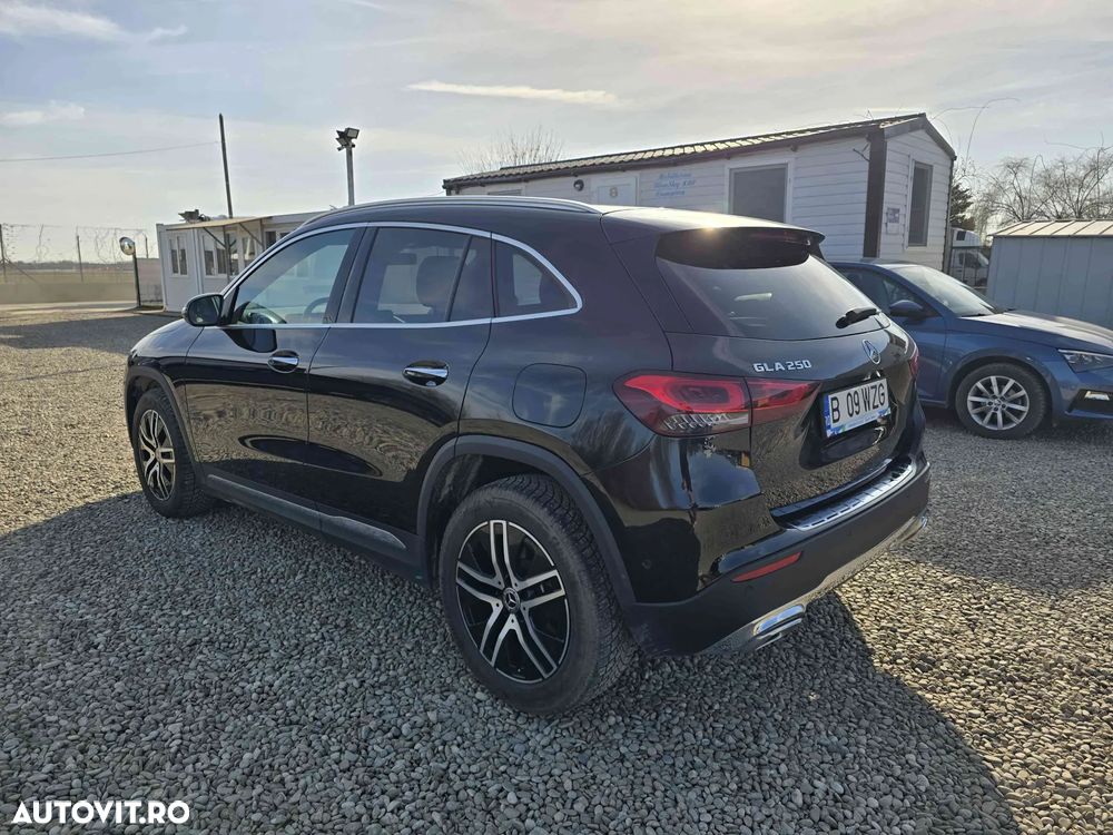 Mercedes-Benz GLA - 5
