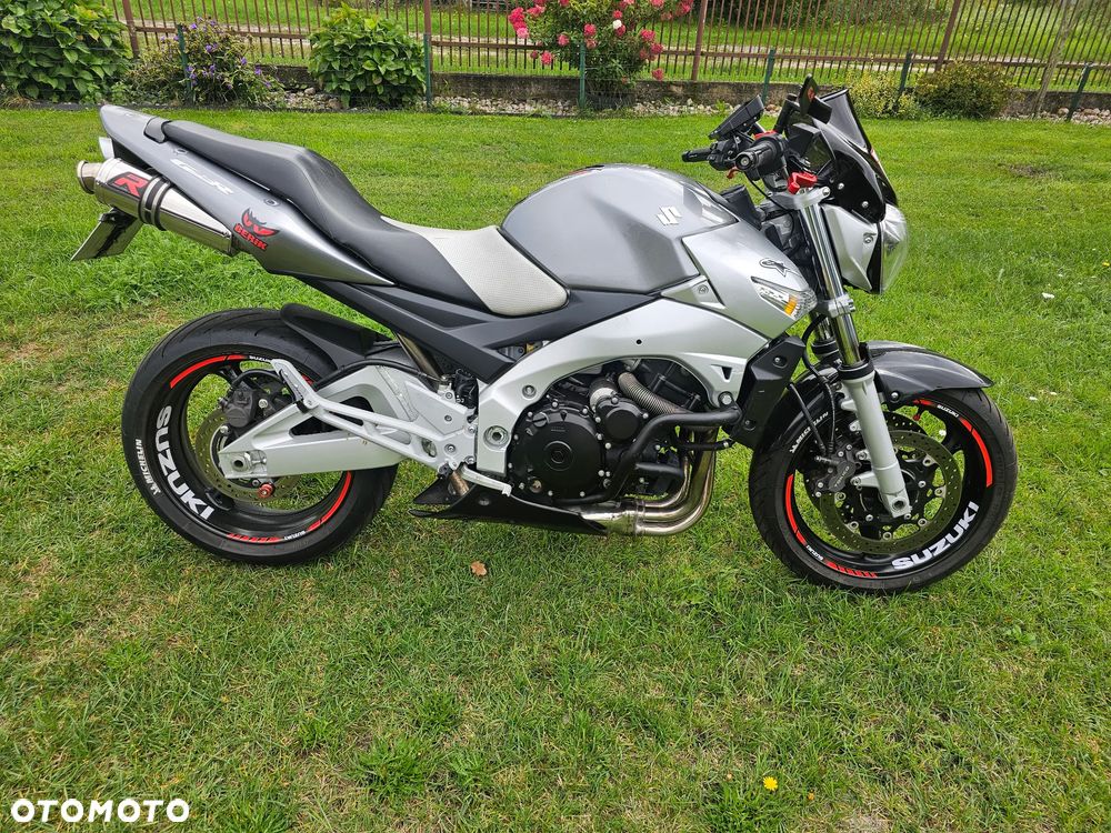 Suzuki GSR