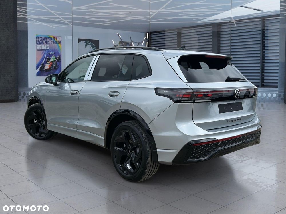 Volkswagen Tiguan - 10