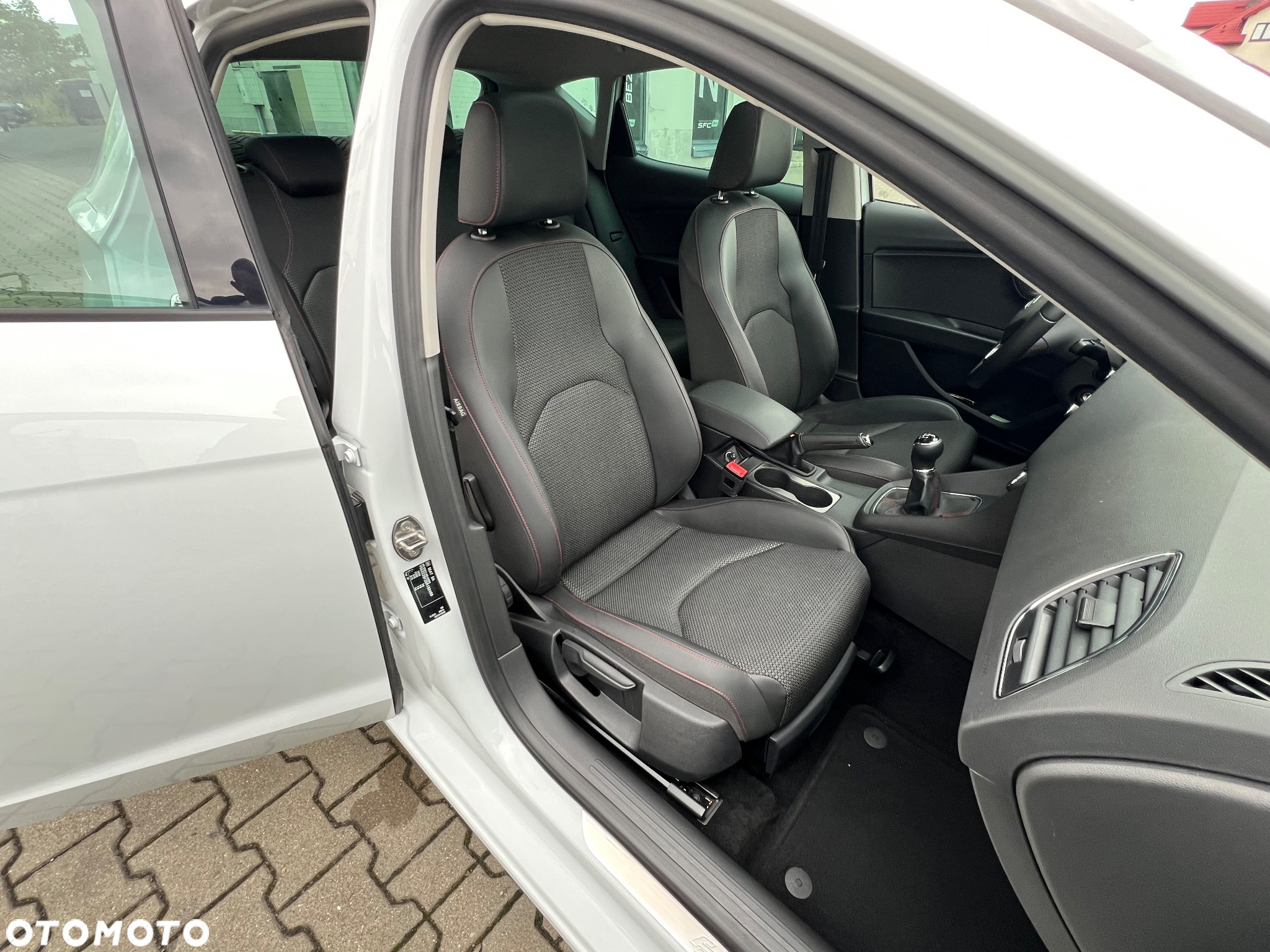 Seat Leon 1.8 TSI FR Black S&S - 11