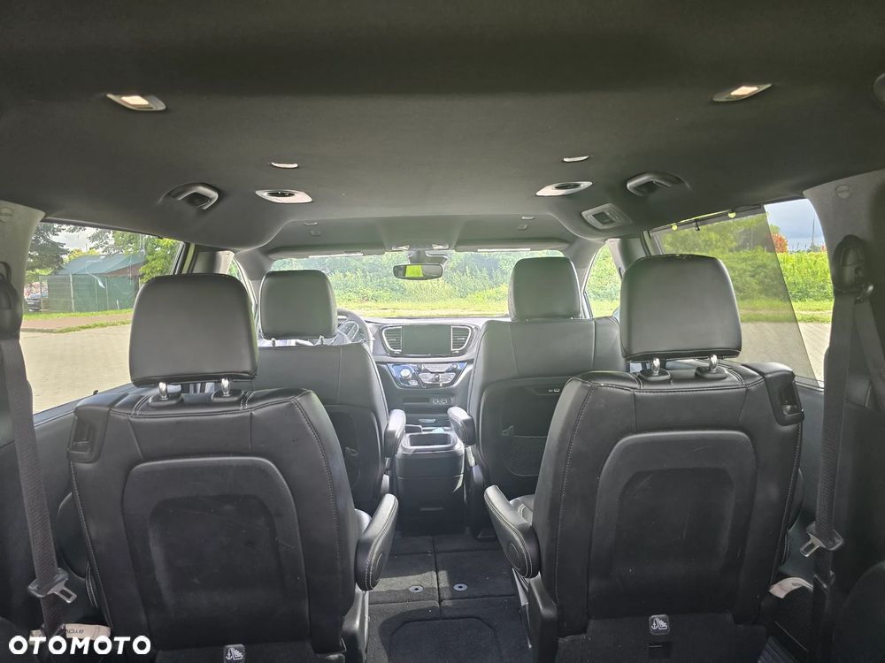 Chrysler Pacifica - 27