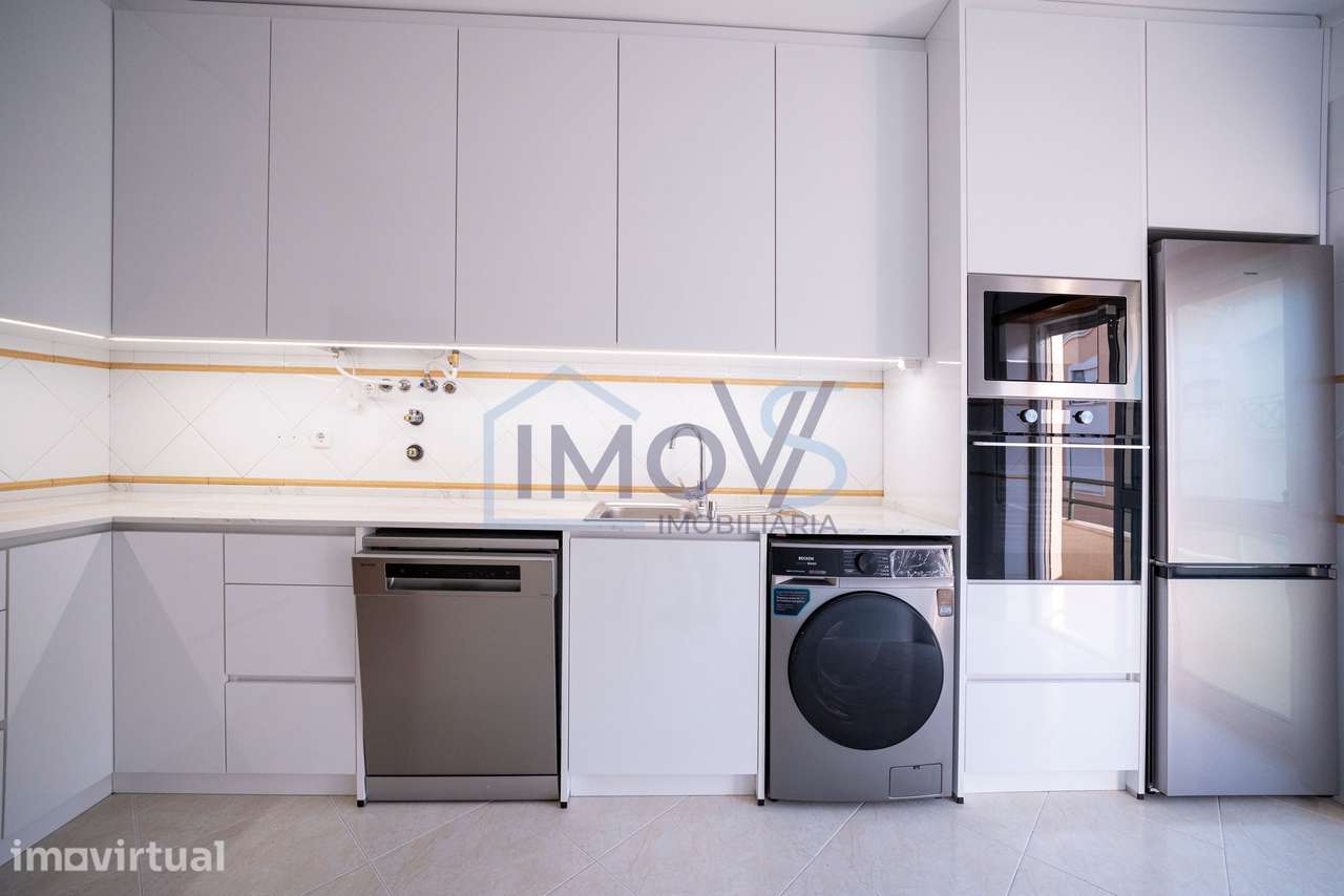 Apartamento T3 completamente renovado com varanda, ar condicionado e a - Grande imagem: 5/29