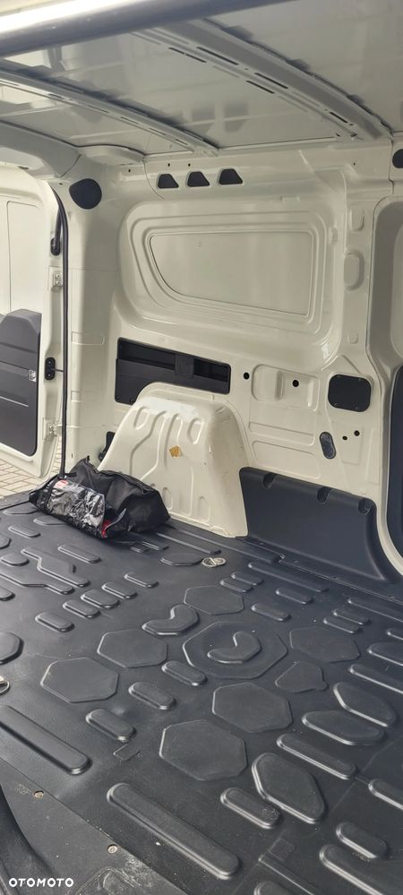 Fiat DOBLO MAXI - 16