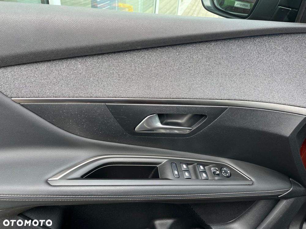 Peugeot 3008 1.2 PureTech Allure Pack S&S EAT8 - 16